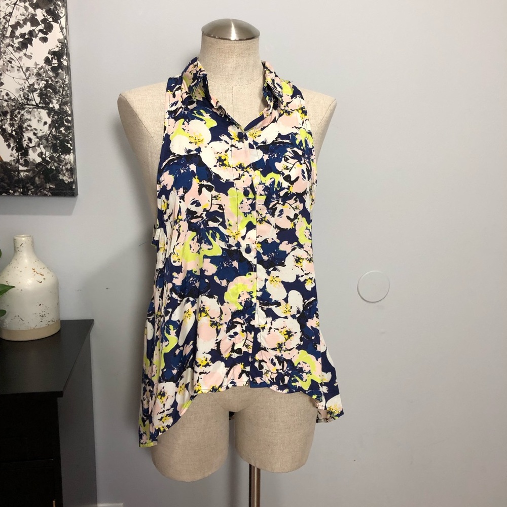 3/25 SALE Sam & Lavi Abstract sleeveless top Sz M